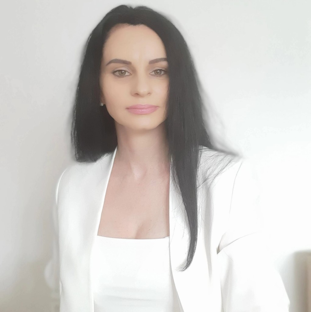 Avocat Mirela Luca — portret profesional
